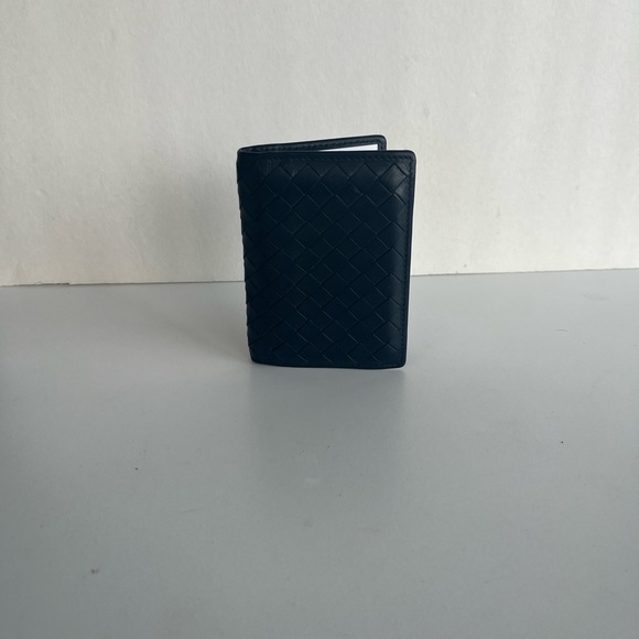 Bottega Veneta Men’s Leather Wallet - Picture 6 of 7